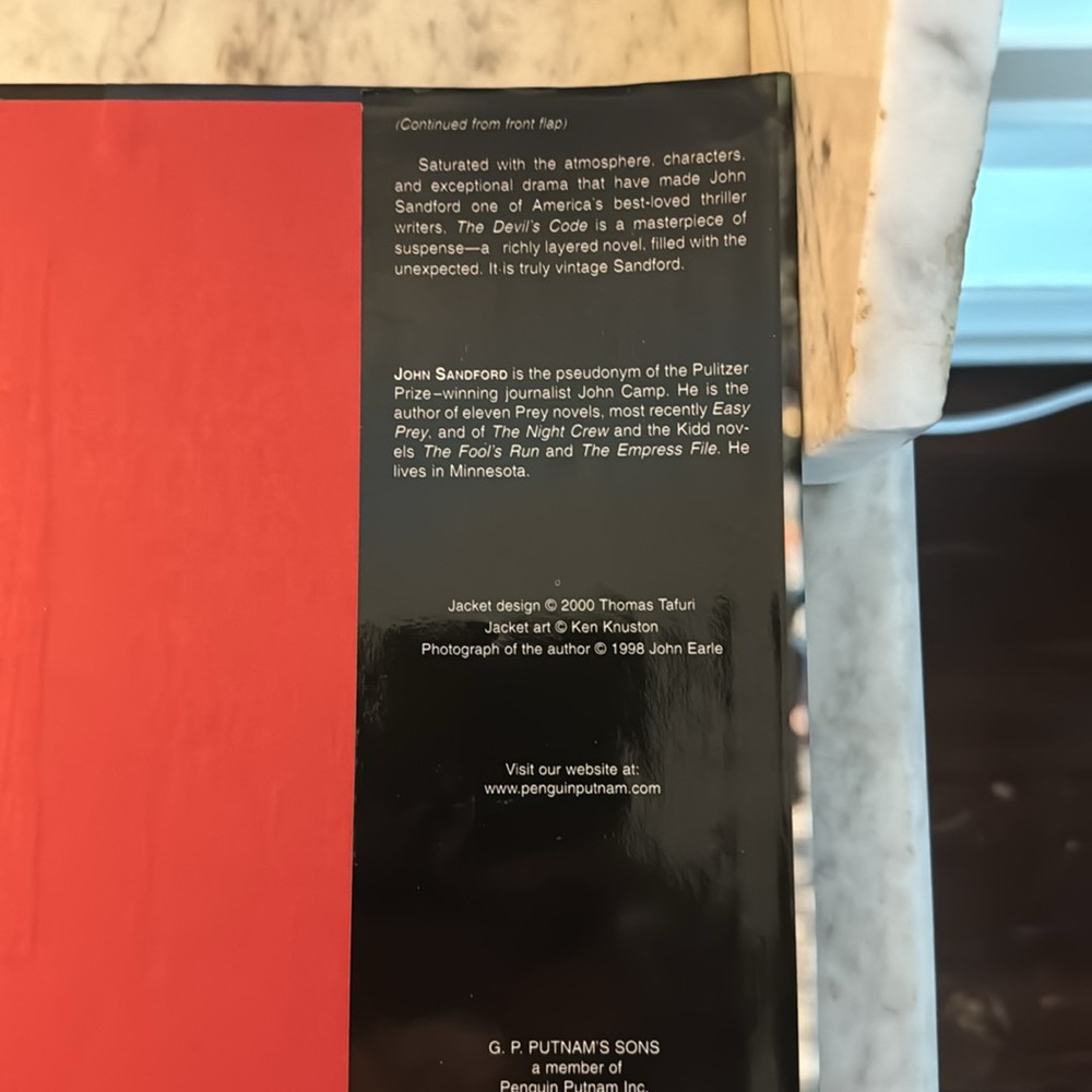 John Sandford. The devils code. Hardback - Picture 3 of 4
